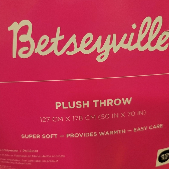 🐩💕Betseyville Pink Plush Throw Blanket w/ Pink Poodle Statue Bundle 💕🐩 - Picture 5 of 9